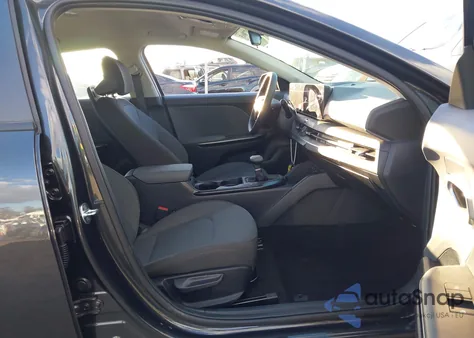 2025 Kia K4 Lxs z USA, uszkodzony, nr VIN 3KPFT4DE2SE236500